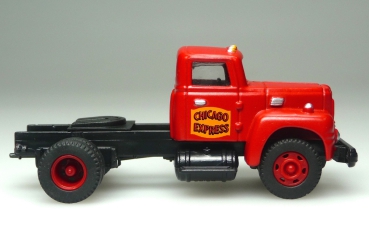 ClassicMetalWorks 31108 | H0 IH R-190 Tractor Chicago Express